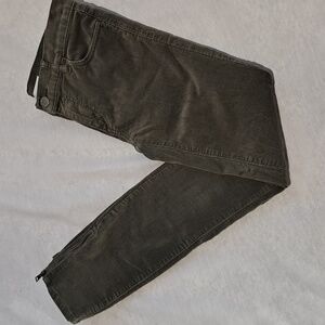 Loft Modern Skinny Cords.‎ Size 24/00. Light Green Khaki.